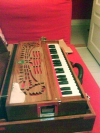 Harmonium-filtered.jpg